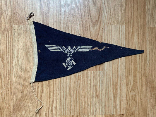 TeNo member's pennant - reference book example