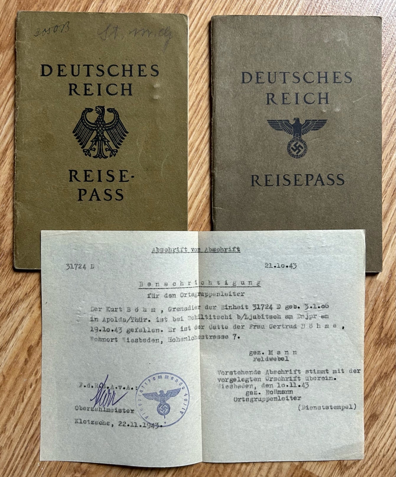 Passport / Reisepass group - Couple, KIA soldier and war widow
