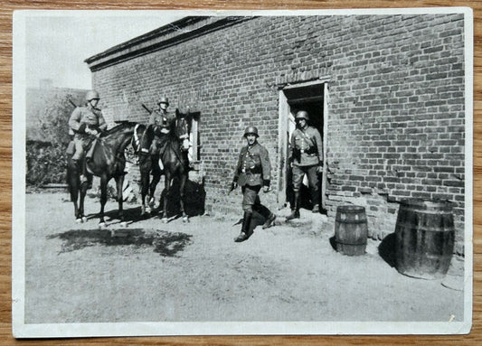 WHW SS / Polizei postcard - German police searching for enemies