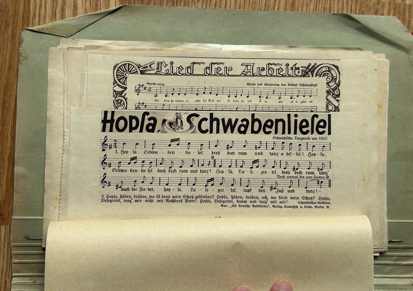 Folder of German Third Reich song sheets - HJ / NSDAP songs