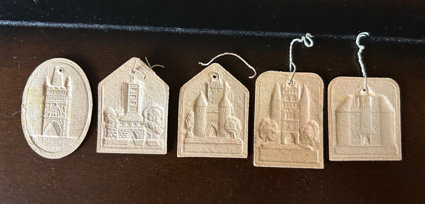 5 WHW monument tinnies - same series
