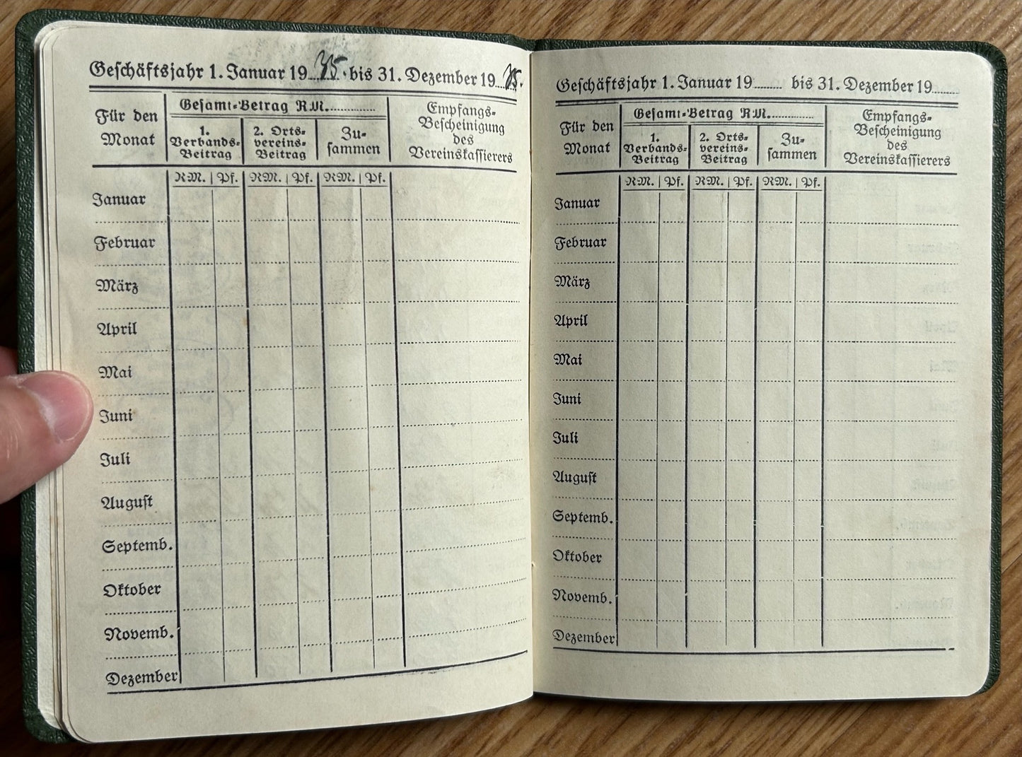 Membership booklet - 1934 construction worker’s union