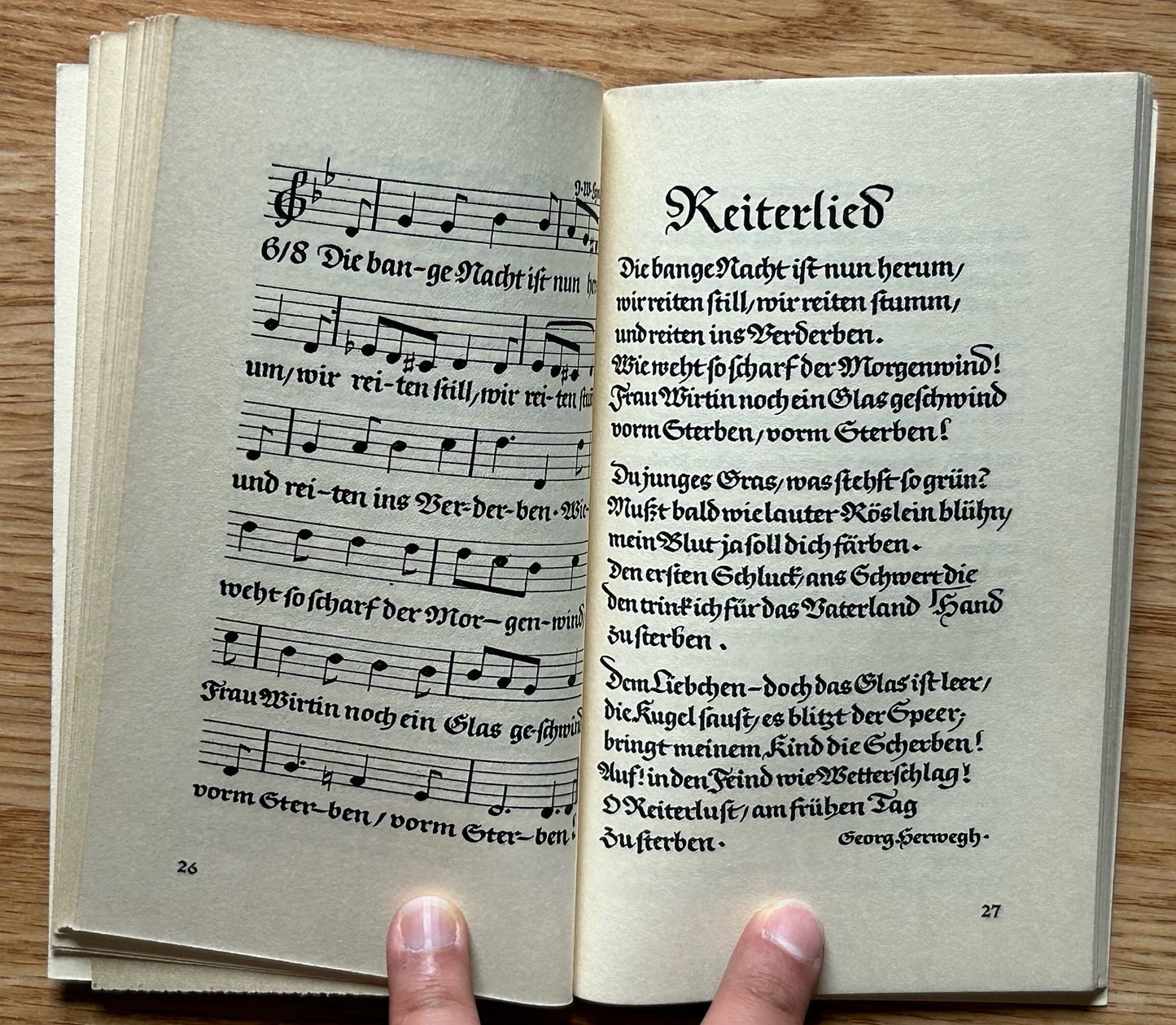 Ihr Opfer unser leben - book of speeches and songs