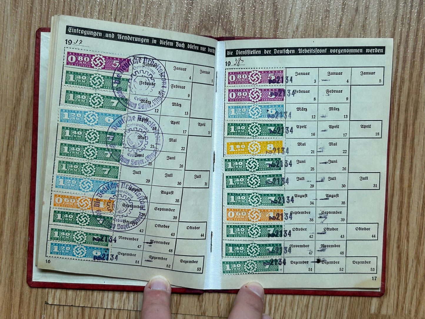 DAF membership booklet, contribution stamps 1935 - 1945