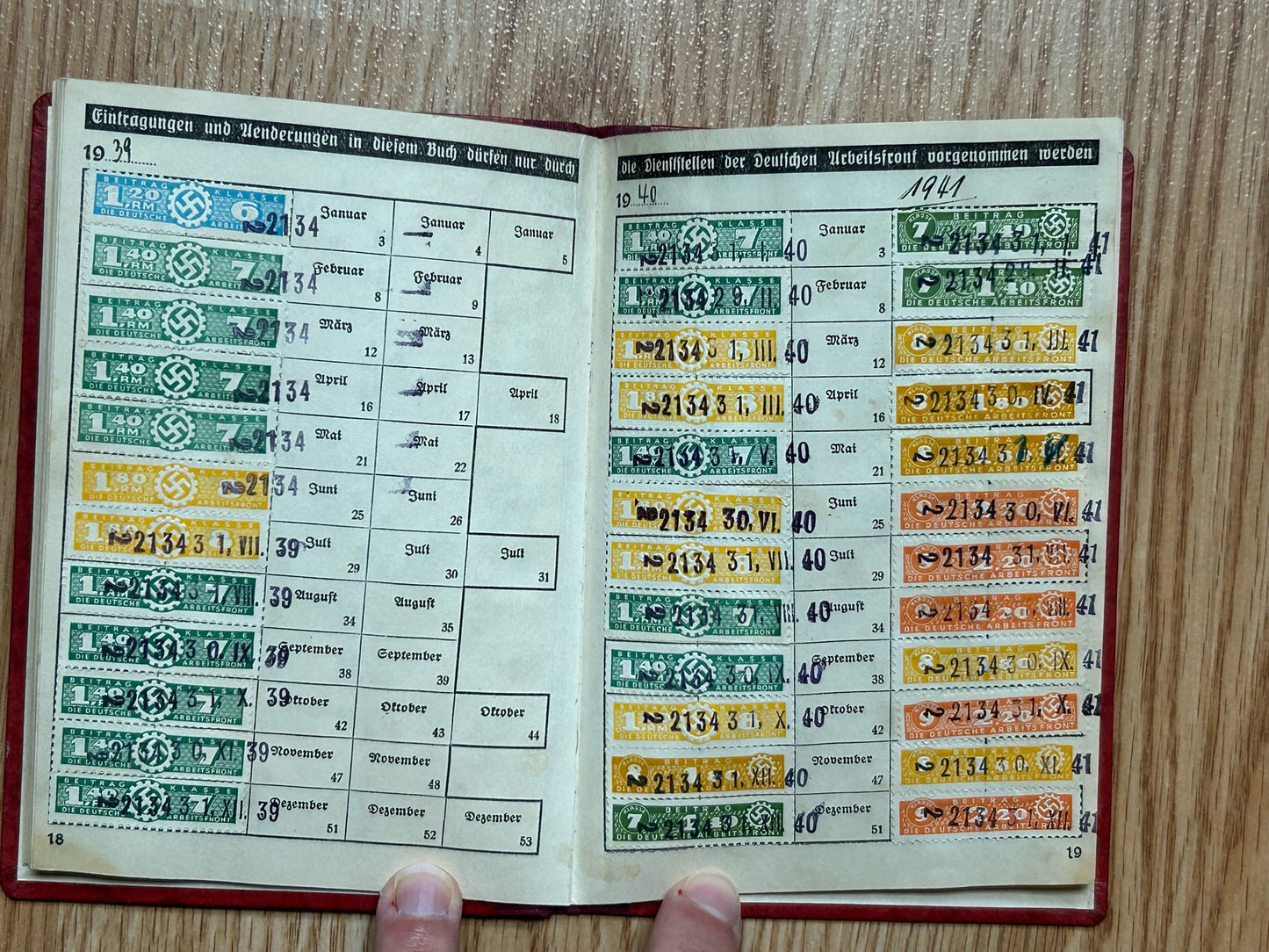 DAF membership booklet, contribution stamps 1935 - 1945