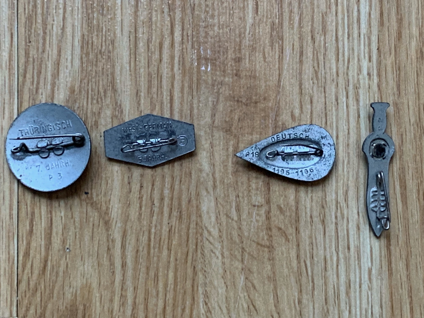 4 WHW Germanic shields and swords tinnies