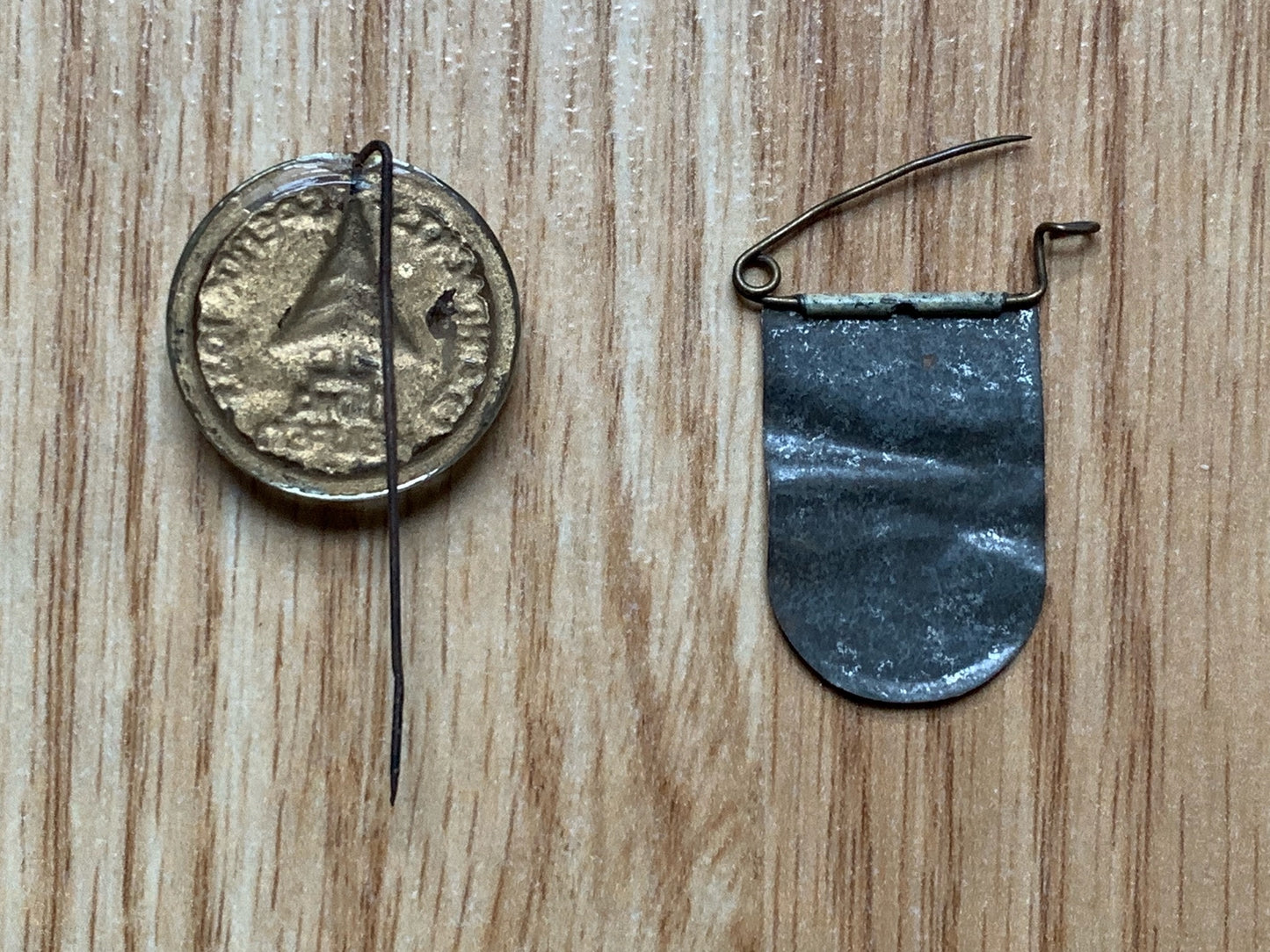 2 WHW / VDA 1933 tinnies