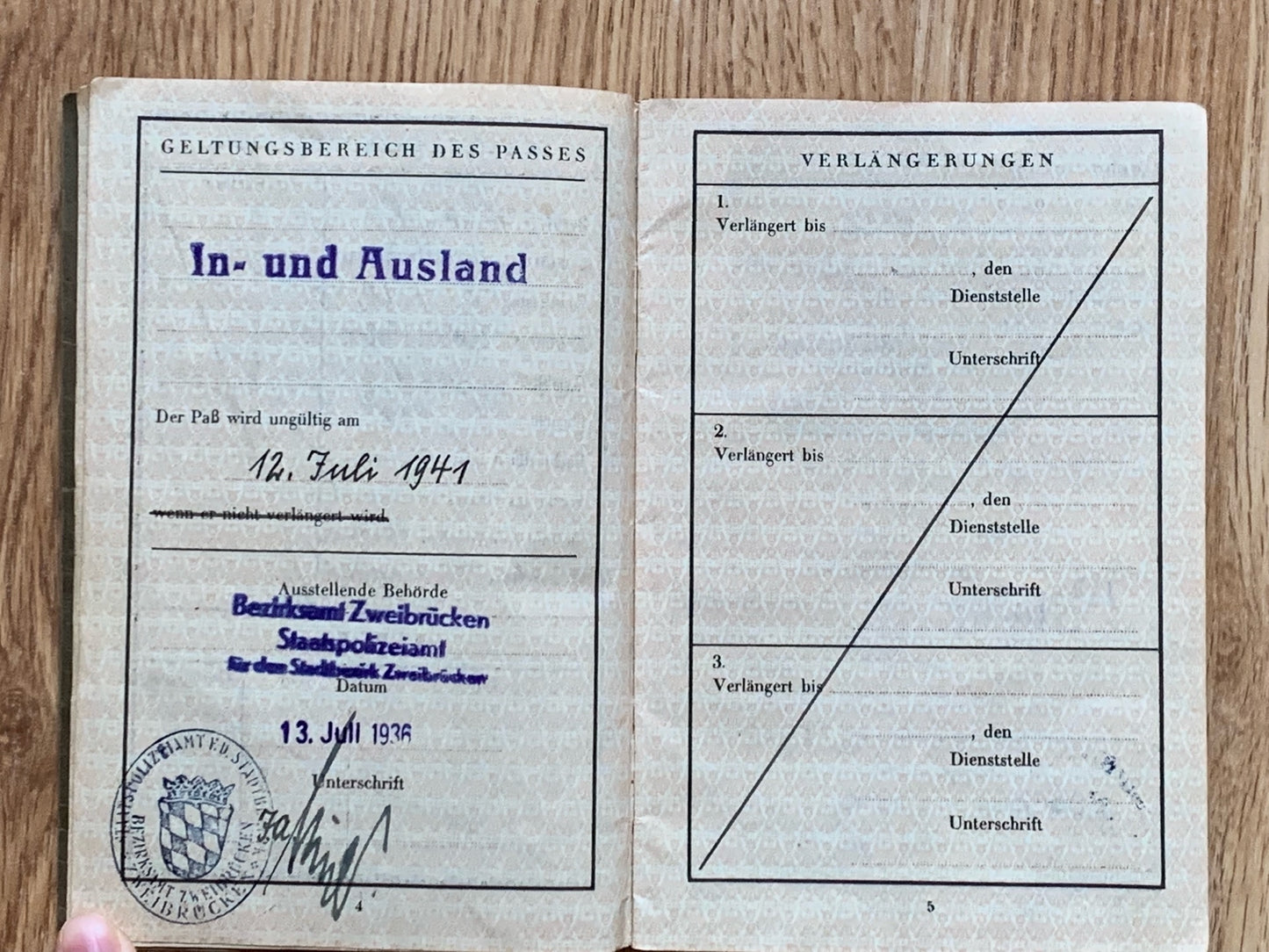 Passport / Reisepass - Medical doctor, Paris Exposition visit