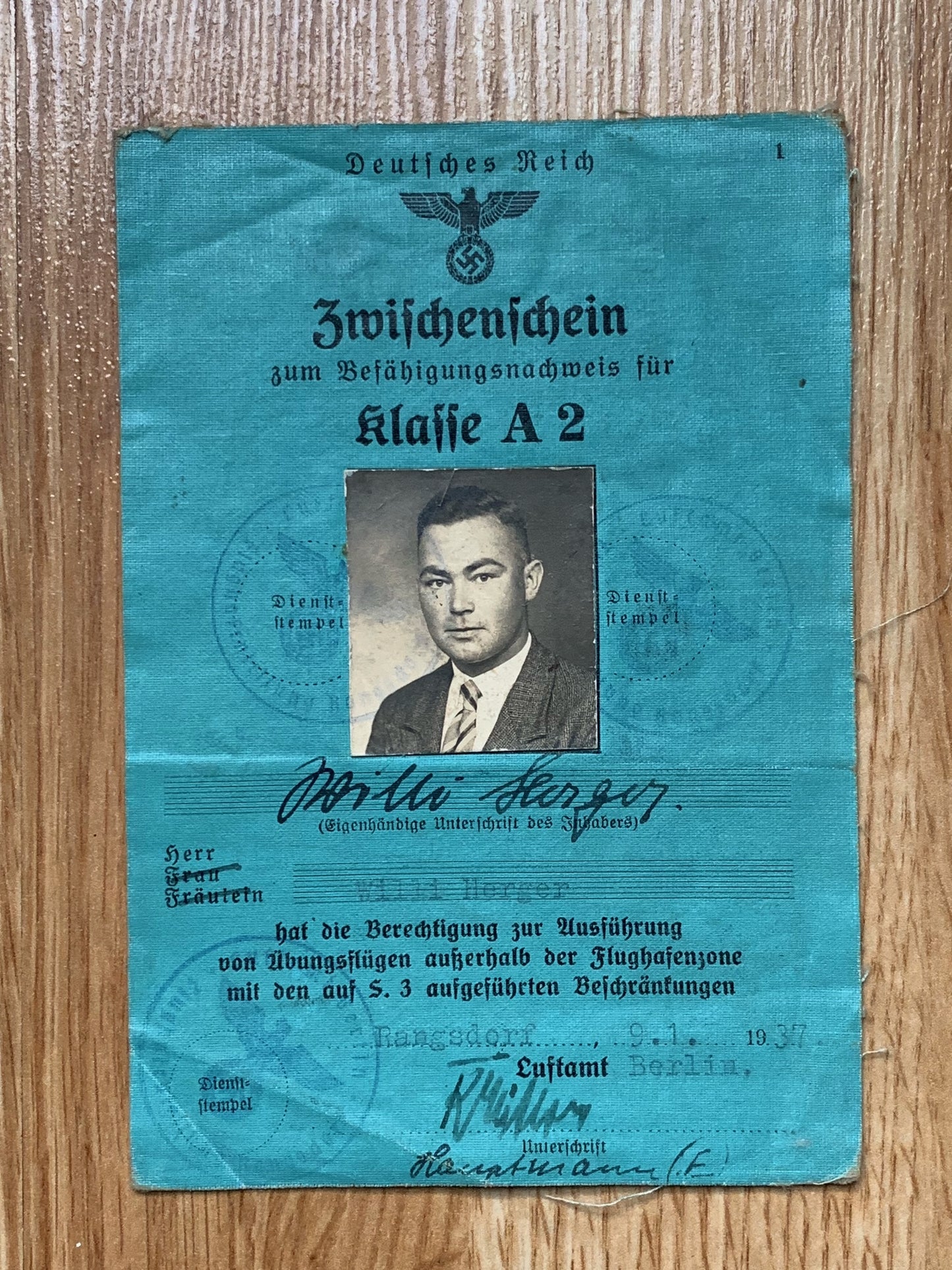 WW2 Civilian German pilots license - Berlin resident