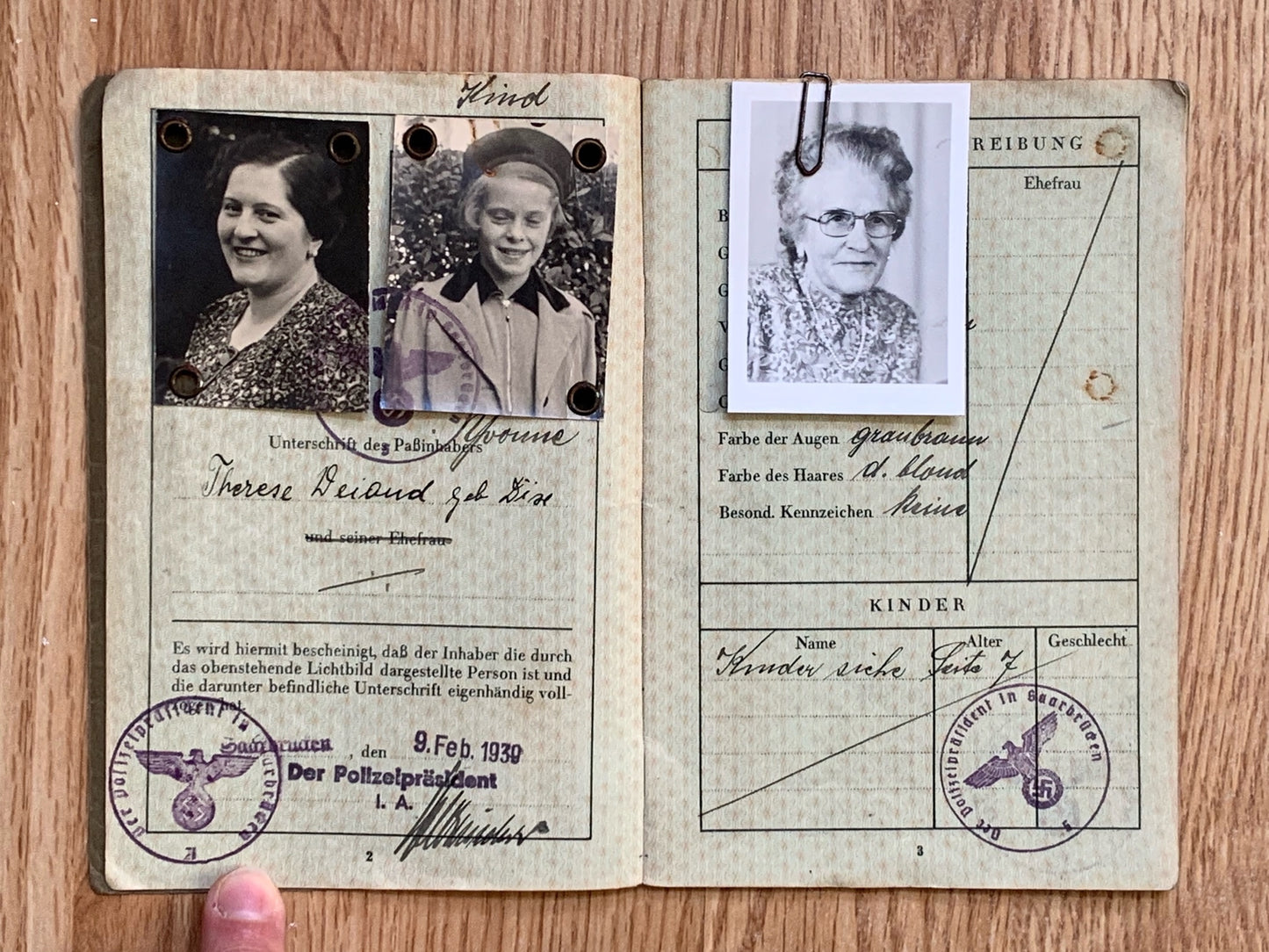 Reisepass / passport - mother and children 1939