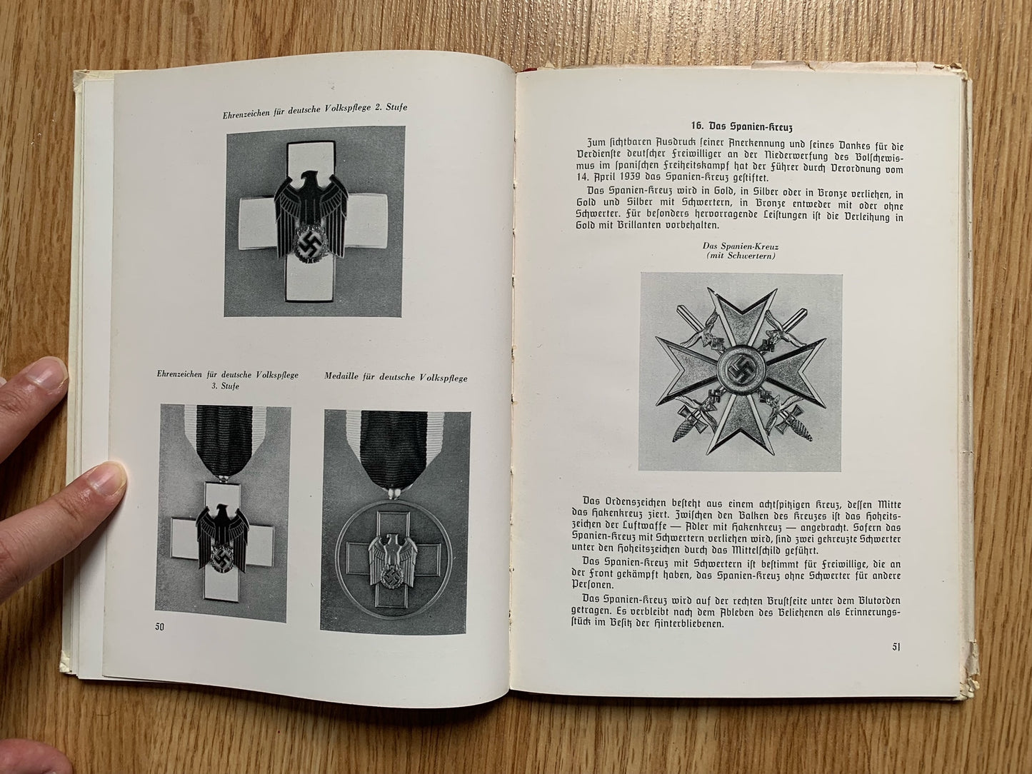 Orden und Ehrenzeichen im Dritten Reich - 1st edition 1939 German reference book