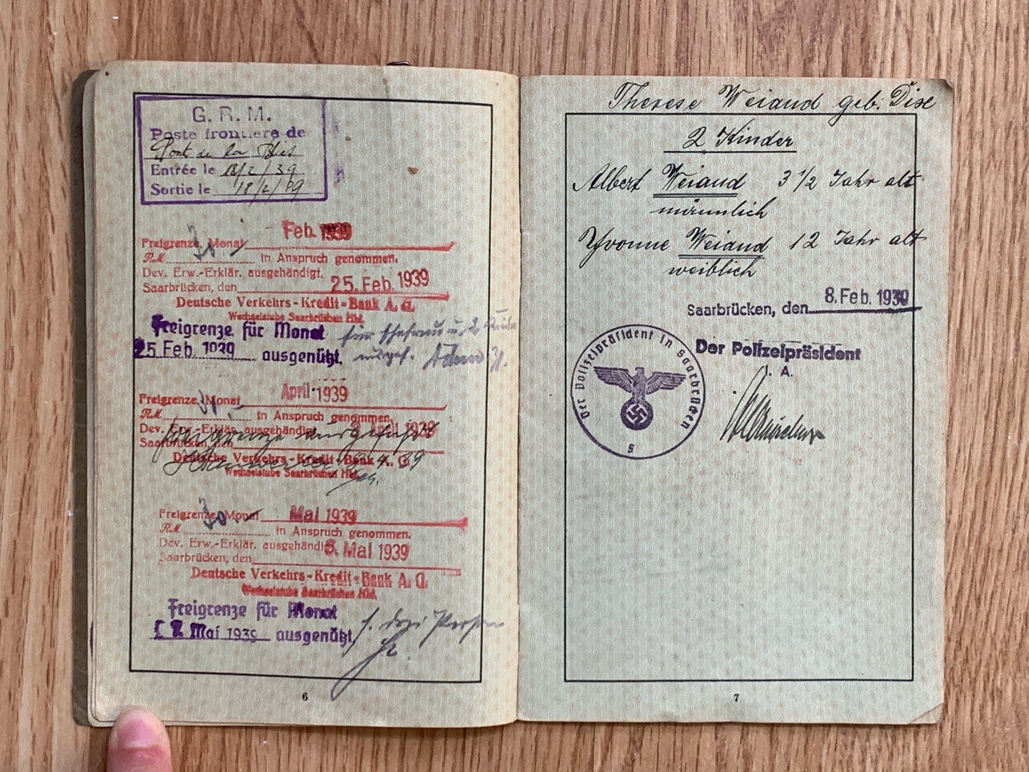 Reisepass / passport - mother and children 1939