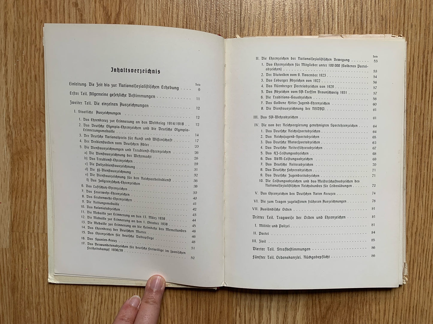 Orden und Ehrenzeichen im Dritten Reich - 1st edition 1939 German reference book