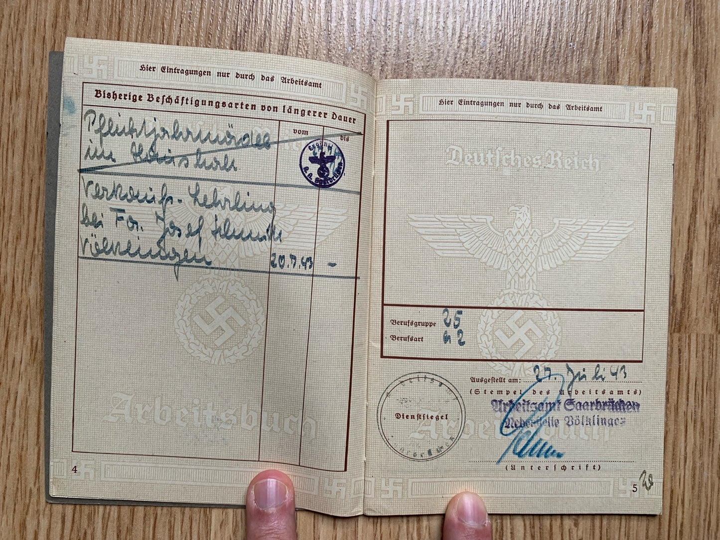 Arbeitsbuch and document grouping - same family