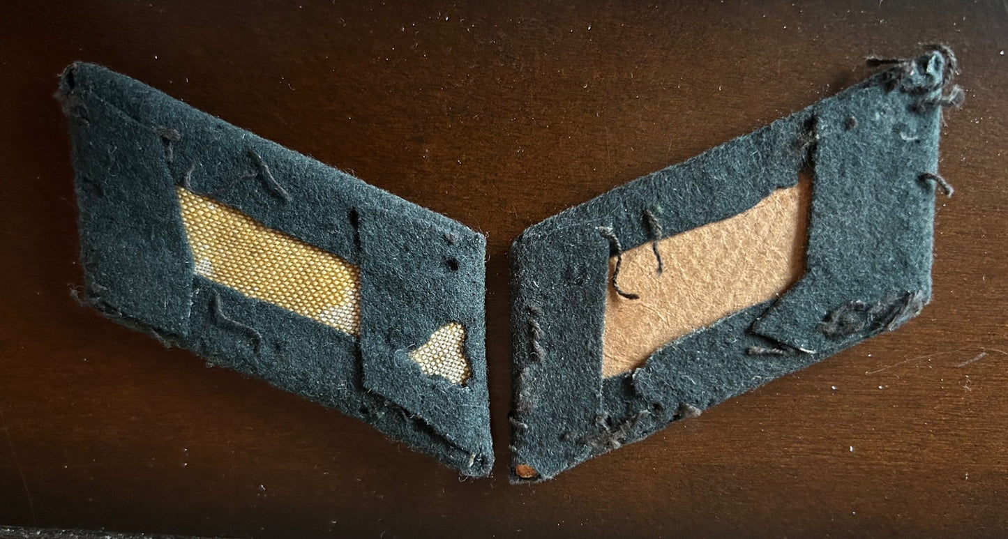 Pair of Heer artillery officer’s collar tabs