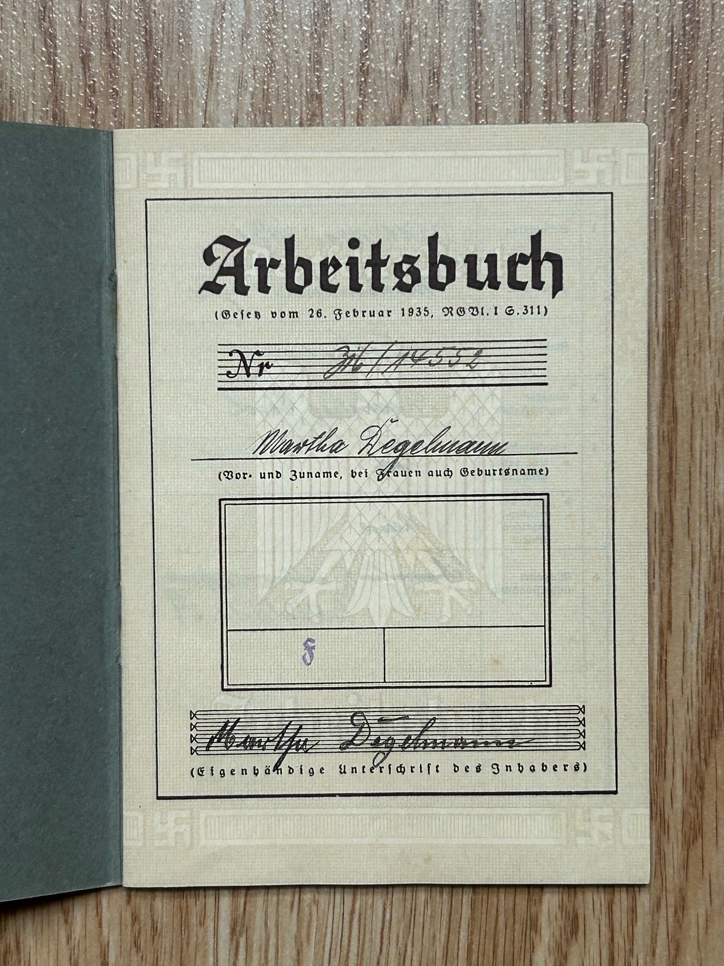 Arbeitsbuch - Schweinfurt factory worker