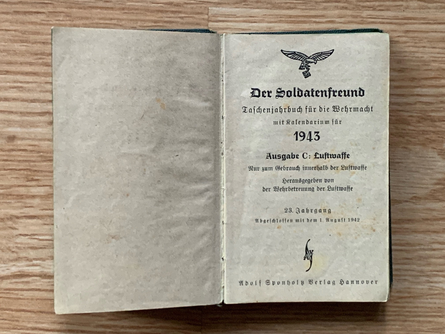 Der Soldatenfreund, soldier’s pocket journal - 1943 Luftwaffe edition