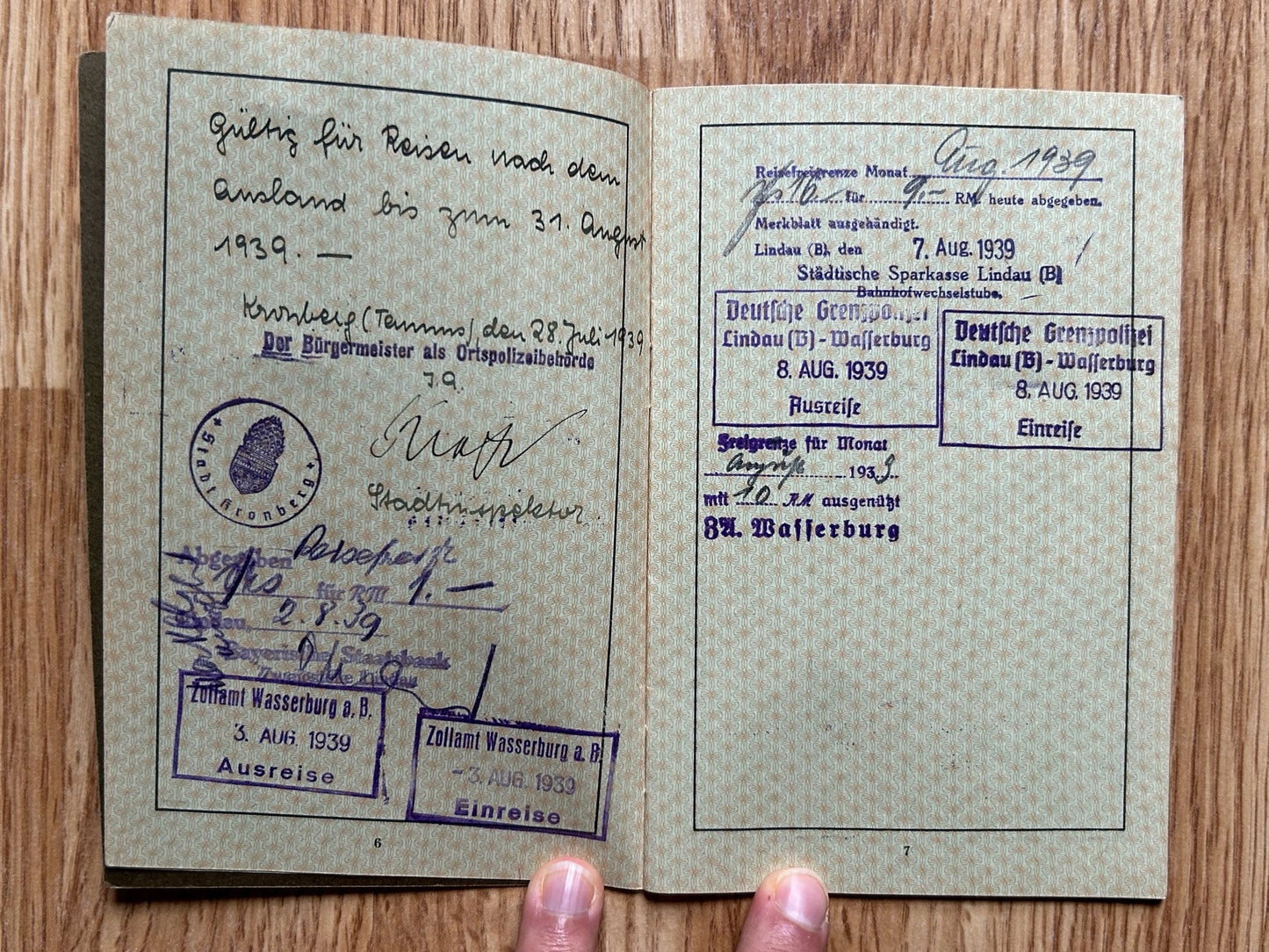 Passport / Reisepass group - Couple, KIA soldier and war widow