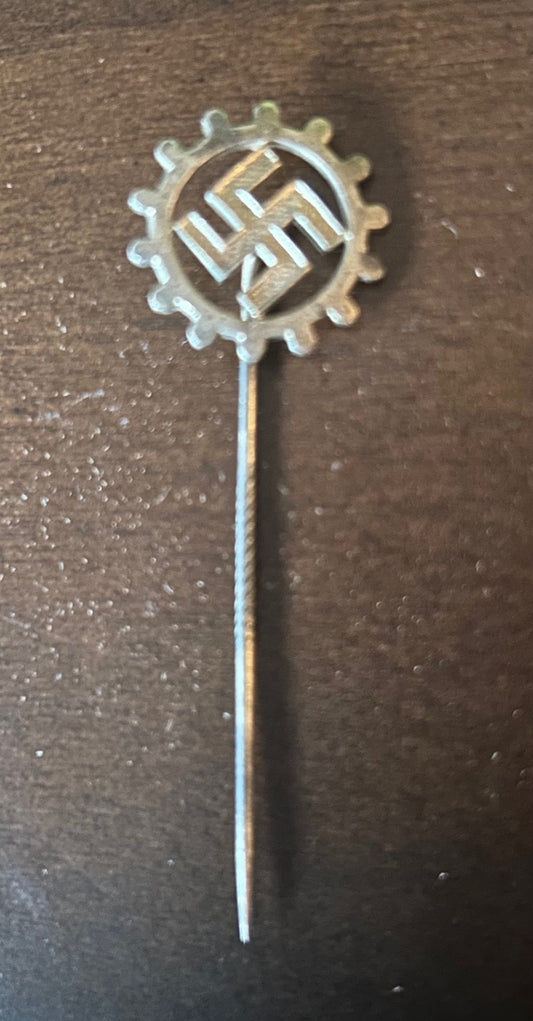 DAF membership lapel pin