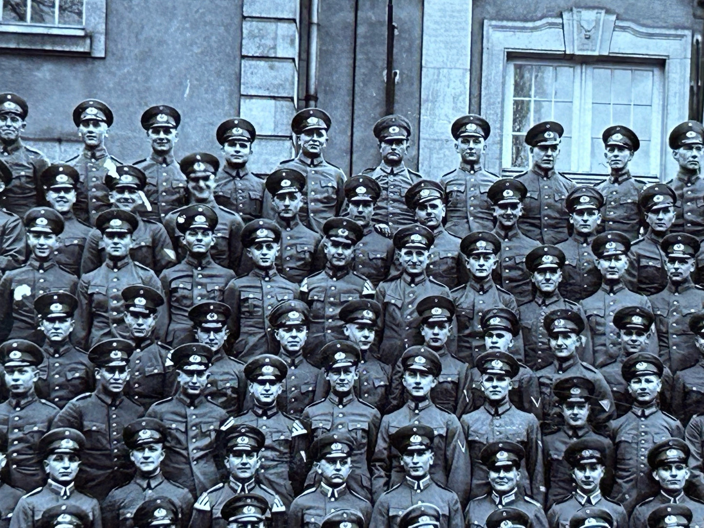 Large Early Third Reich army photo - nice details / insignia