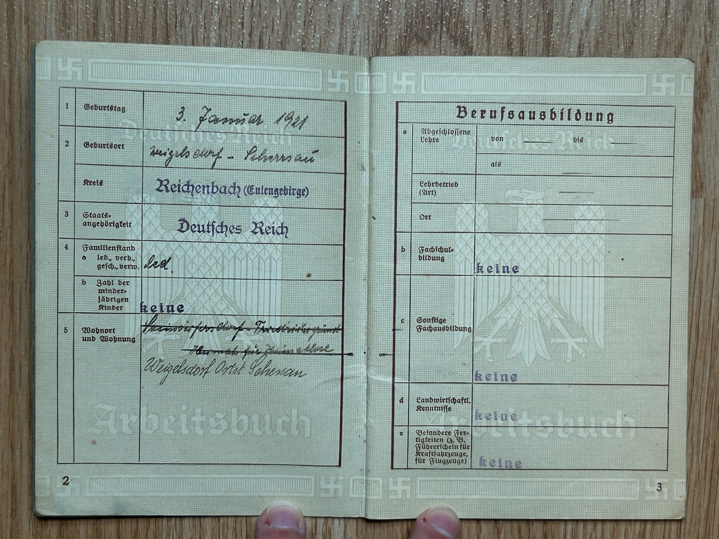 Arbeitsbuch - Berlin resident, doctor’s housekeeper