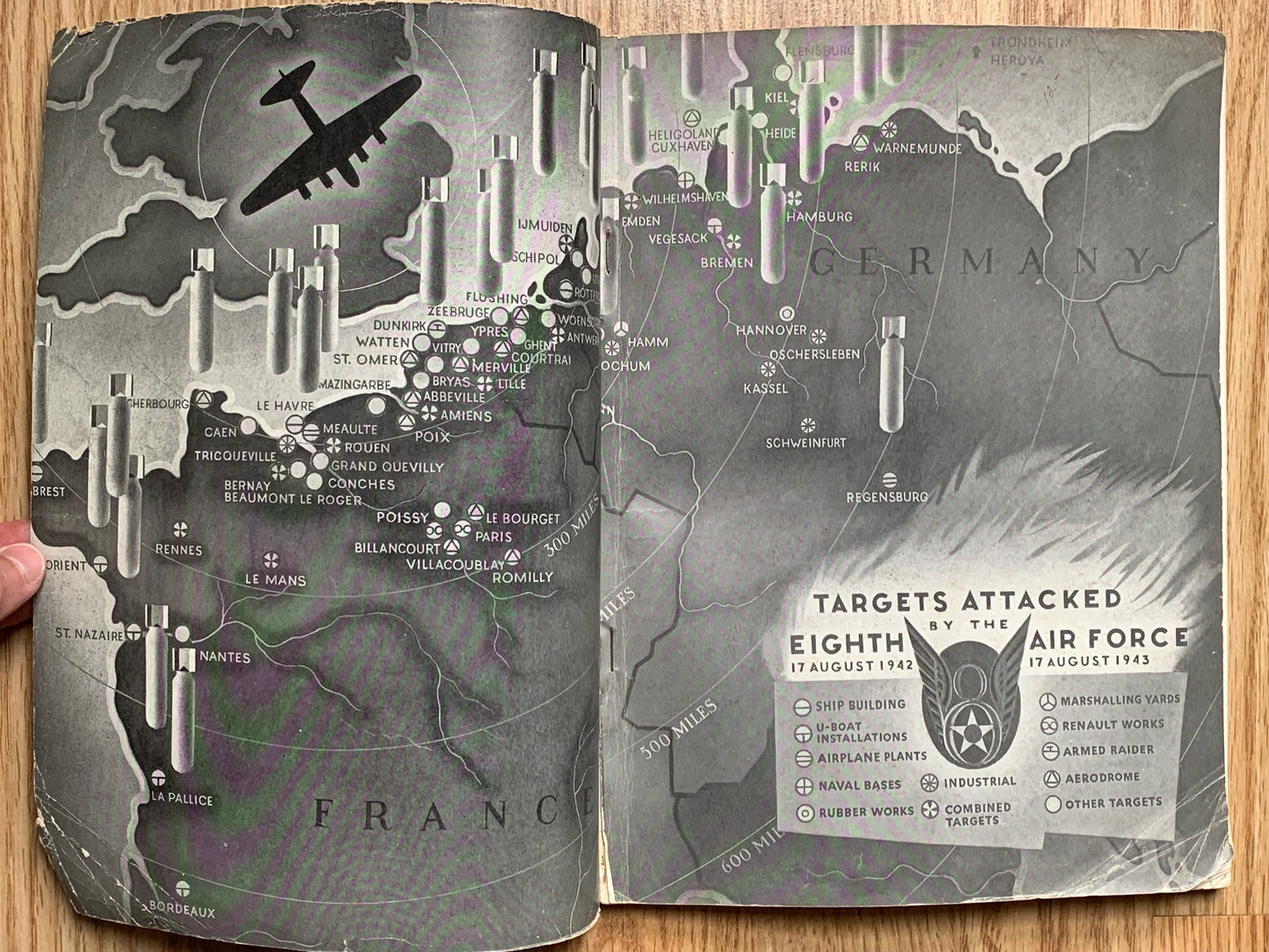 Target Germany 1943 US Air Force book ABmilitaria
